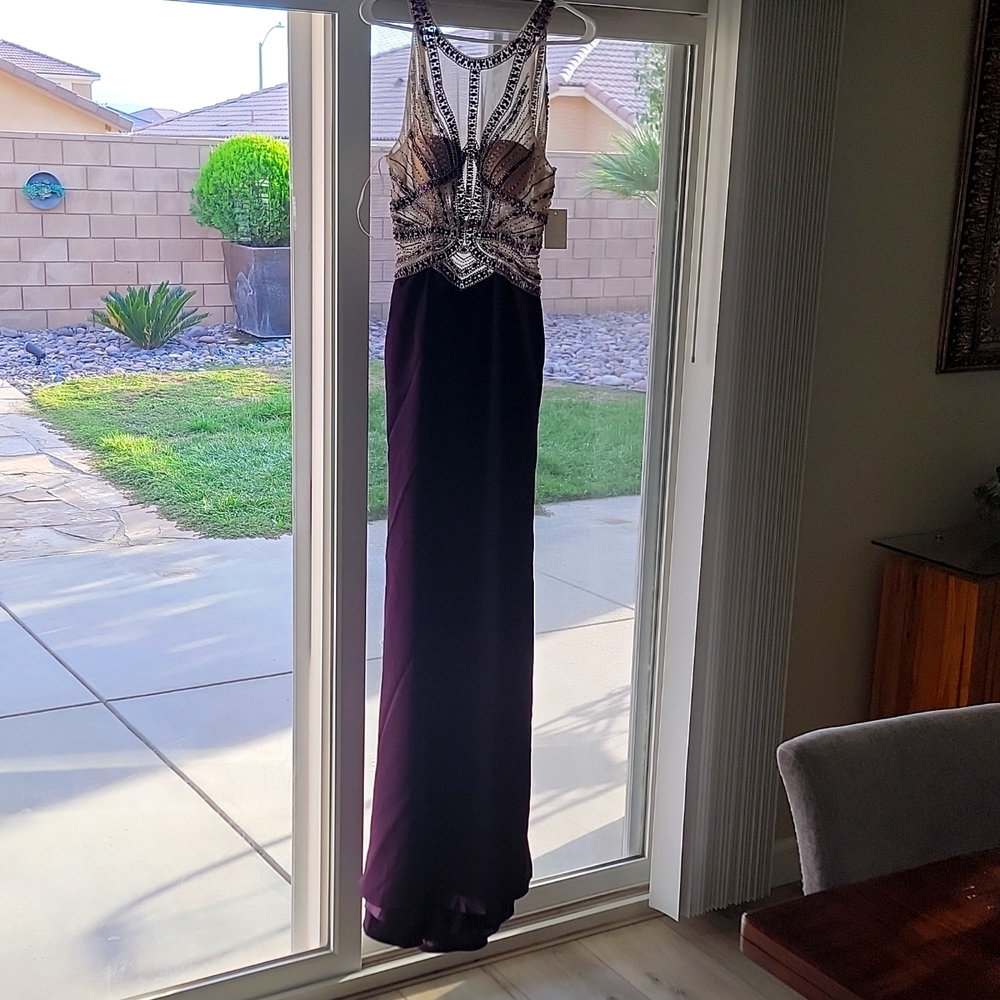 BEAUTIFUL NEW PROM  DRESS IN PURPLE COLOR